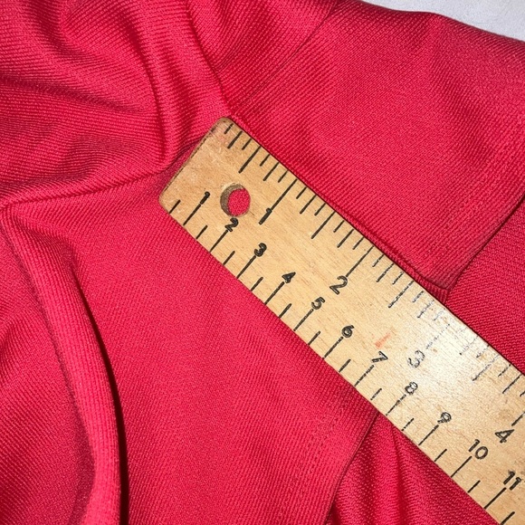 Under Armour large women’s coral Training / running Shorts - Picture 14 of 16